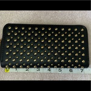 Gold and black wallet